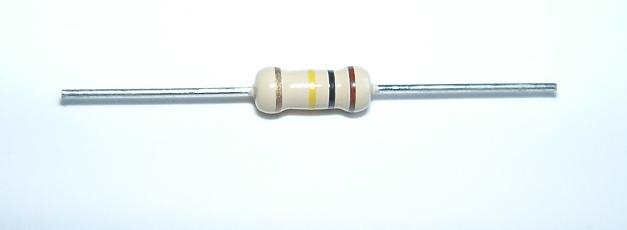 Foto close-up resistor dengan gelang warna